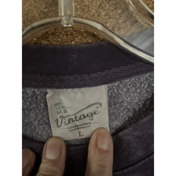Vintage  Virginia Beach VA Sweatshirt Large - Faded Distressed Crewneck Purple - Picture 3 of 6